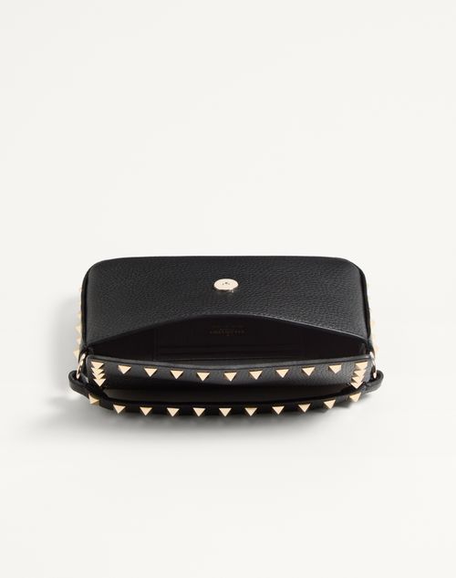 Valentino Garavani - Rockstud Grainy Calfskin Pouch - Black - Woman - Clutches